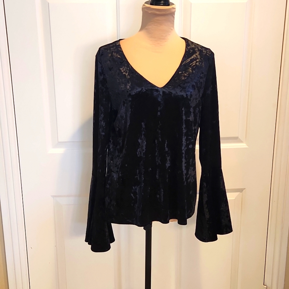 Karen Kane Velvet top L